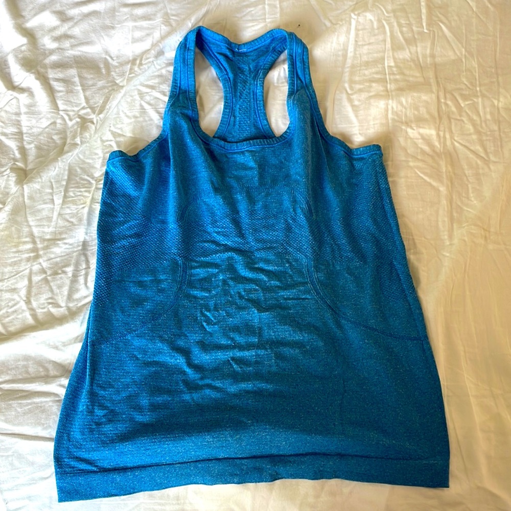 Lulu lemon work out top size 6